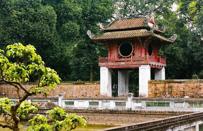 Văn Miếu Quốc Tử Giám là một trong những địa điểm cho du lịch Hà Nội có gì