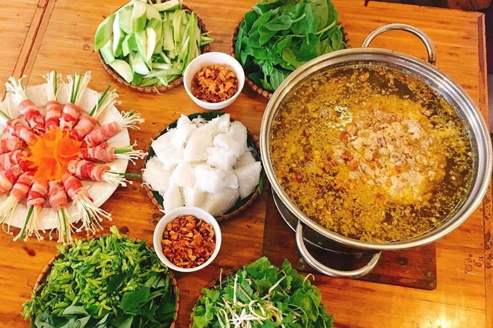 Lẩu cua đồng Song Hà là một trong những quán ăn tại chỗ ở Hồ Tây được yêu thích nhất