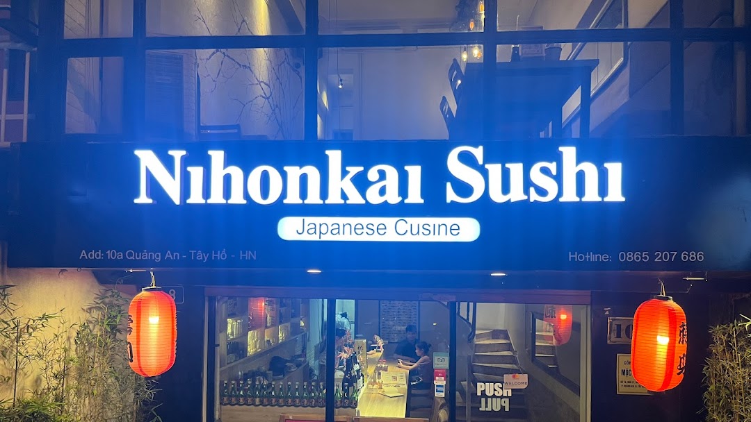 Nihonkai Sushi sở hữu không gian hiện đại, ấm cúng