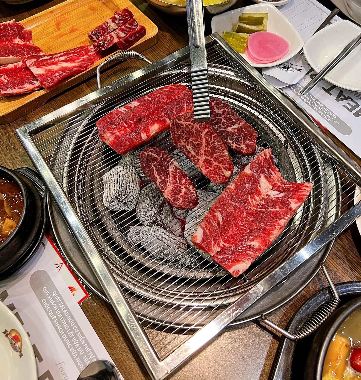 Thịt Meat Plus Hồ Tây được nhập khẩu trực tiếp từ Hàn Quốc