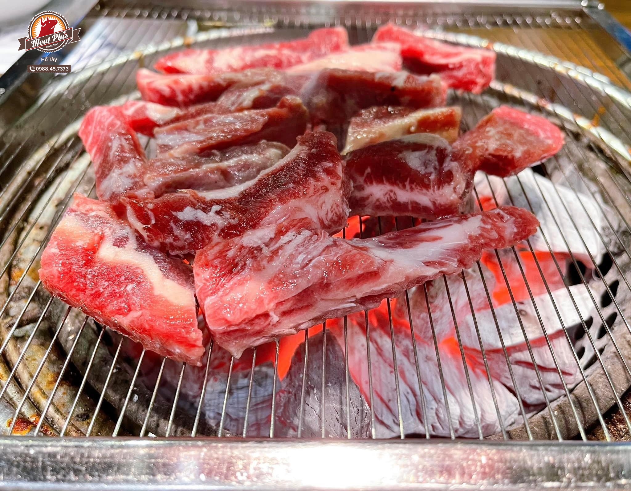 Thịt bò nướng tảng Meat Plus Hồ Tây thượng hạng